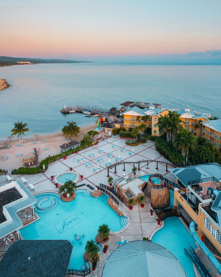 Resort Jewel Paradise Cove Adult Resort&spa